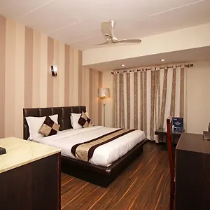 Hotel The Square Agra ***